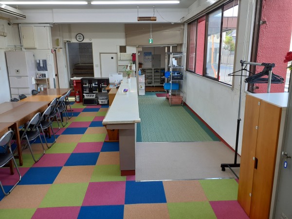 作業場のカーペットを張りました！